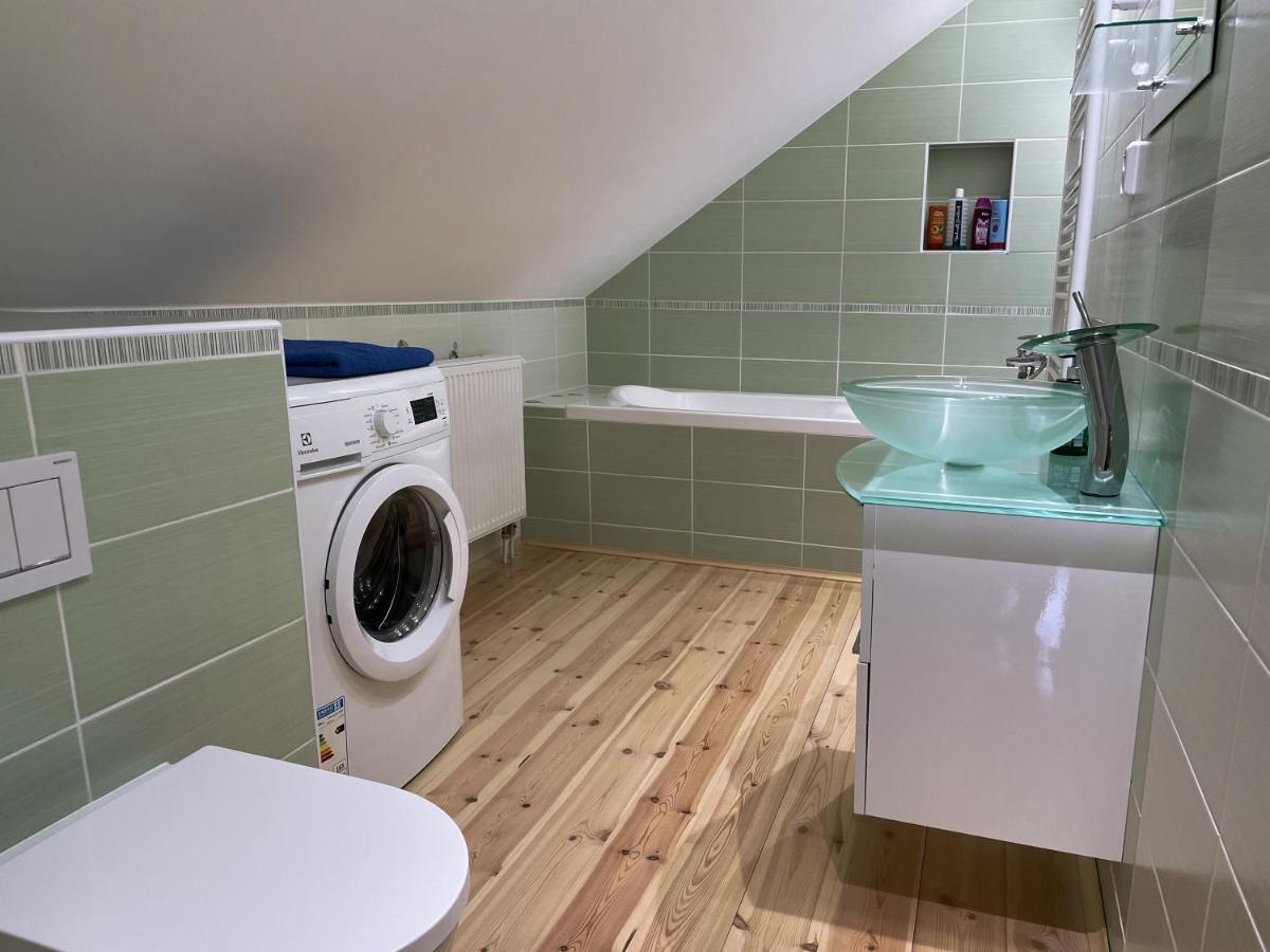 Apartman Nejdek Exteriör bild